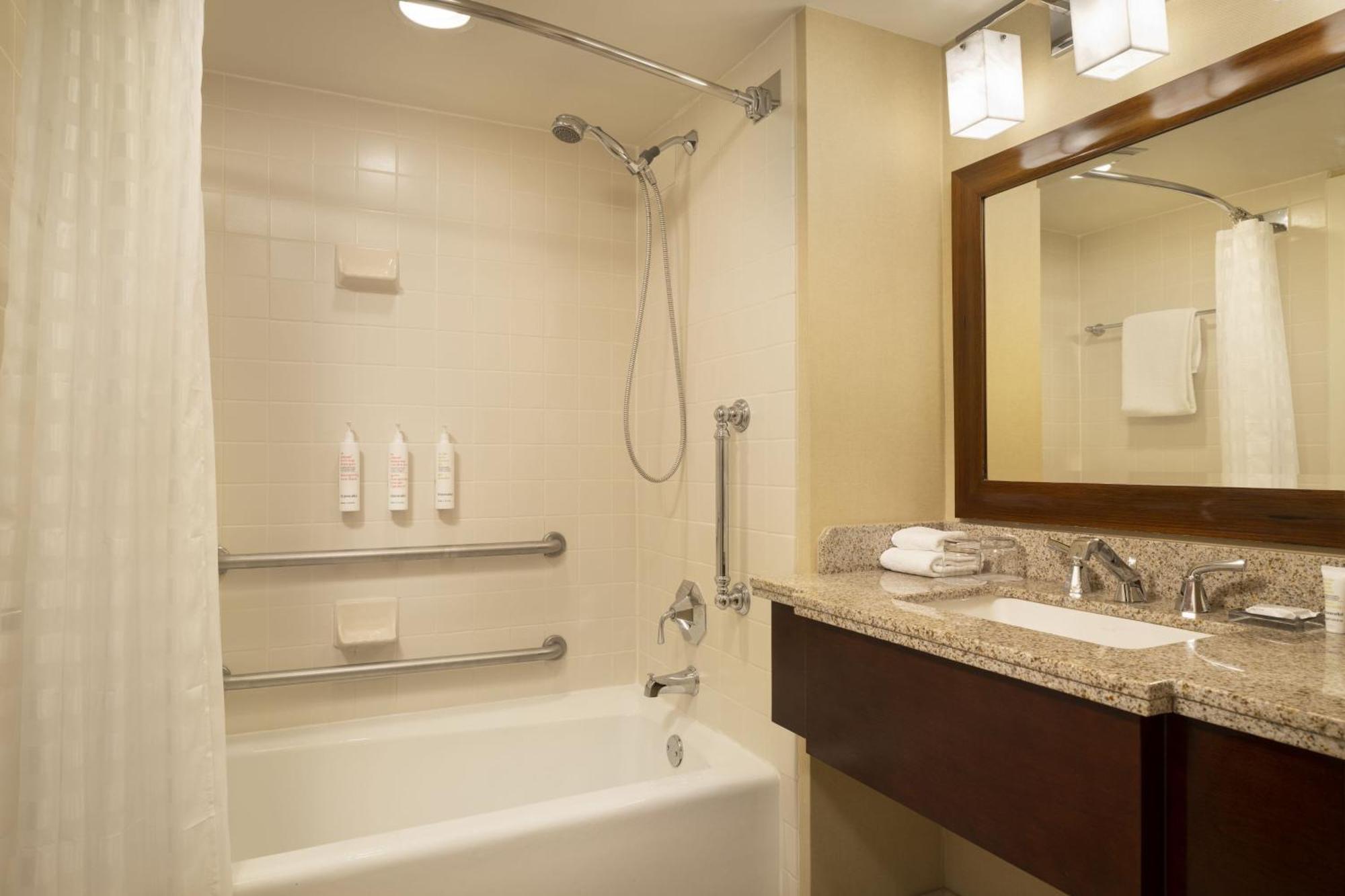 Denver Marriott West Hotel 3*